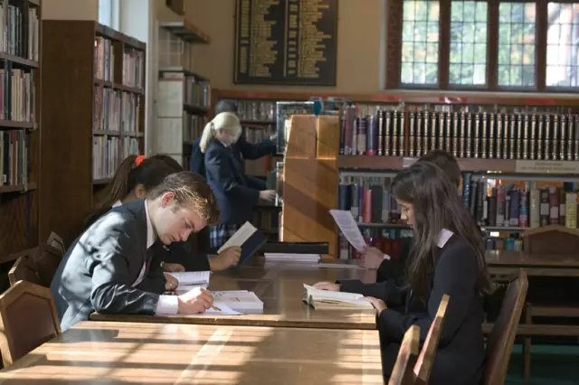 专科生如何去英国留学？四种升学方案(图2)